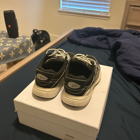 b30 - Picture 2 of 3